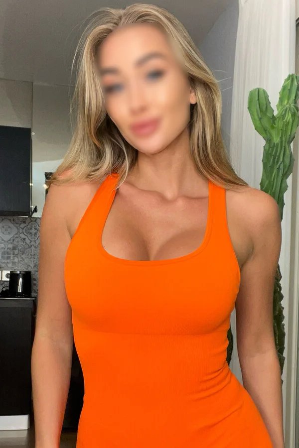 available escort girl Layla in Austria