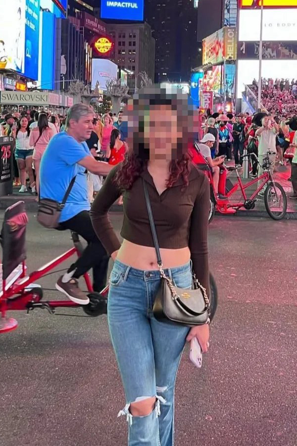 available escort girl Myra in Hungary