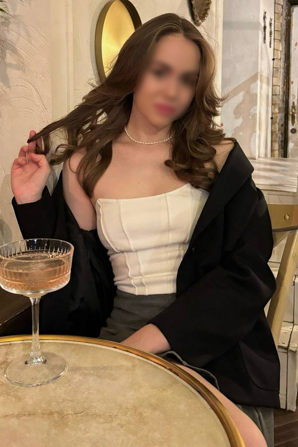 available escort girl Paula in Fiji